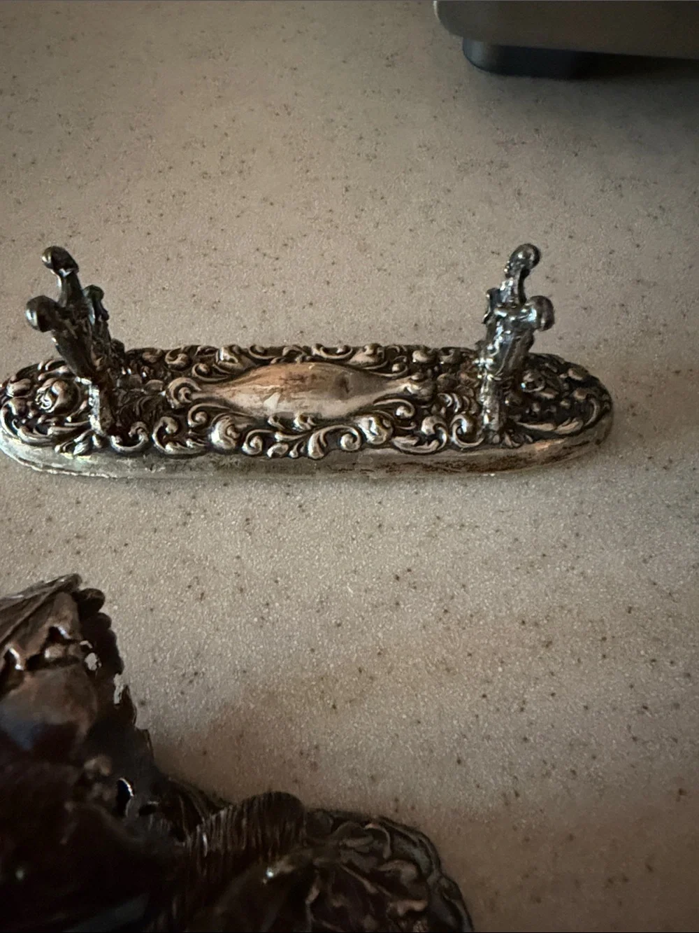 Antique-Style Silver Decorative Napkin Rings Set